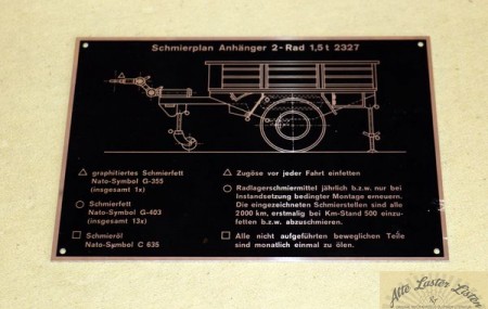 41232_sonstiges_feuerwehr_militaer_bundeswehr_bw_anhaenger_baumasch__bcQbdzpOpFkjFR Schmierplan Blechtafel Anhänger 2 - Rad , 1,5t