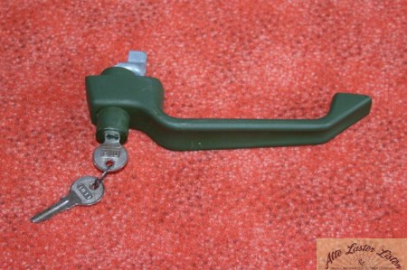 39723_sonstiges_magirus_deutz_busse_sonstiges_sonstiges_magirus_bL6YeYzHvHVbnR Türgriff mit 2 Schlüsseln , für Magirus D - Kabine , oliv , NEU